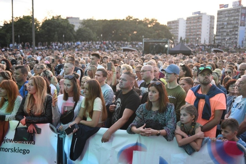 Piaseczny, Bednarek, Organek i inni zaśpiewali „pod wspólnym niebem” w Toruniu [Zdjęcia]