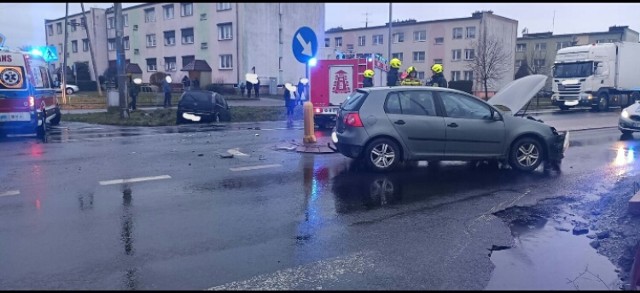 Zderzenie dwóch samochodów osobowych w Kwilczu. Utrudnienia w ruchu na drodze krajowej nr 24 (18.02.2022).