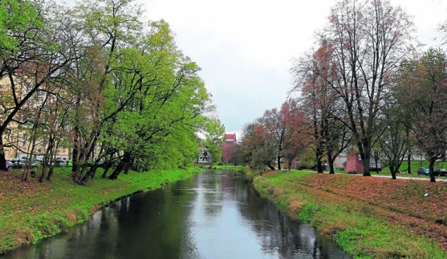 Na zdjęciu: rzeka Słupia i znajdujące się w pobliżu obiekty średniowieczne
