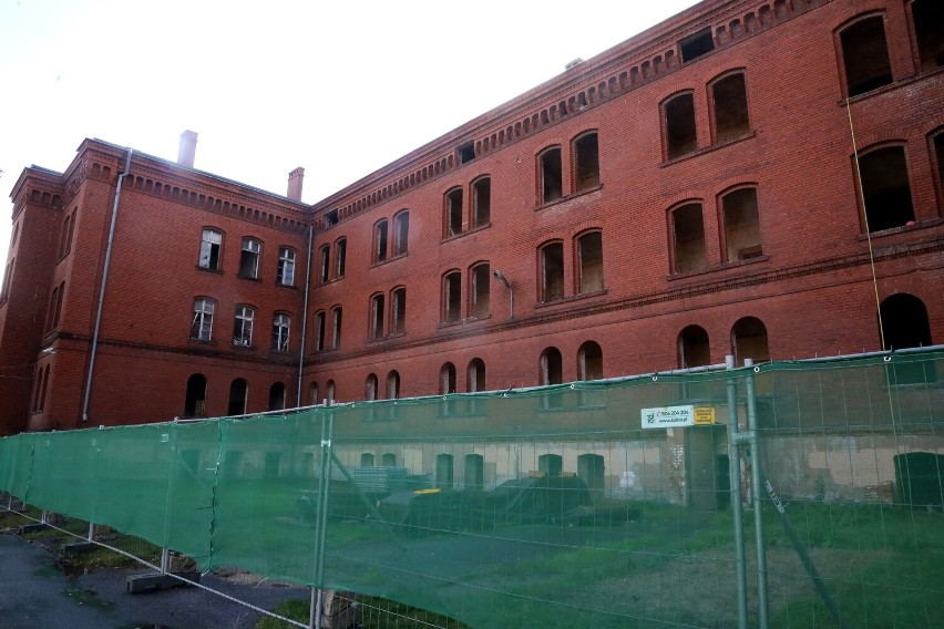 Rozpoczął się remont budynku B Collegium Witelona Uczelnia Państwowa, zdjęcia
