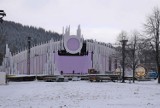 Sylwester w Zakopanem. Scena gotowa, policja zwiera szyki, a turyści... odwołują pobyty 