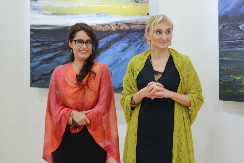 Wernisaż wystawy malarstwa Doroty Kęstowicz i Joanny Bentkowskiej-Hlebowicz w klubie Akcent w Grudziądzu