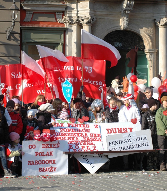 Radosna Parada Niepodległości na wrocławskim Rynku (ZDJĘCIA)