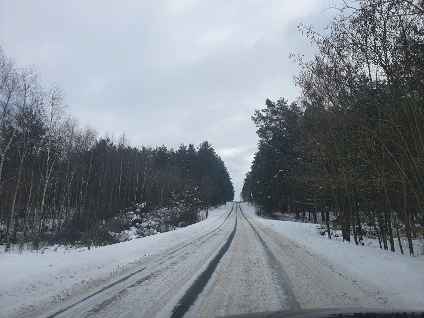 Droga z Parsęcka do Radomyśla w lodowych okowach. Są i zdjęcia z innych dróg 