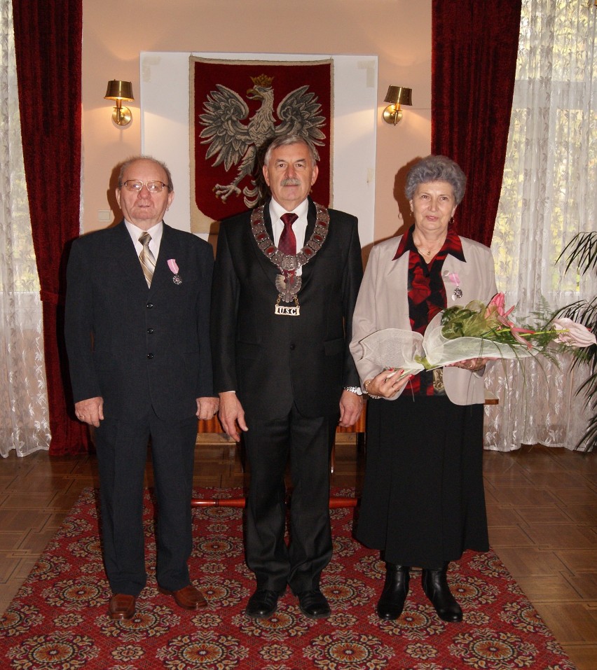Danuta i Stanisław Jędrzejczak z prezydenckimi medalami