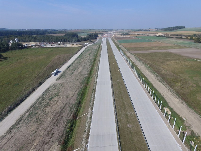 Zdjęcia z budowy autostrady A1 w Śląskiem. Odcinek od węzła...