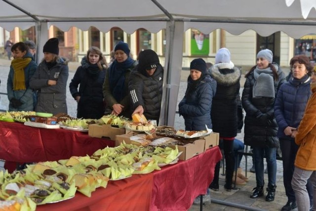 Świąteczne pierogi zastąpią  tradycyjne spotkanie wigilijne, które odbywało się na Rynku Starego Miasta w Sandomierzu.