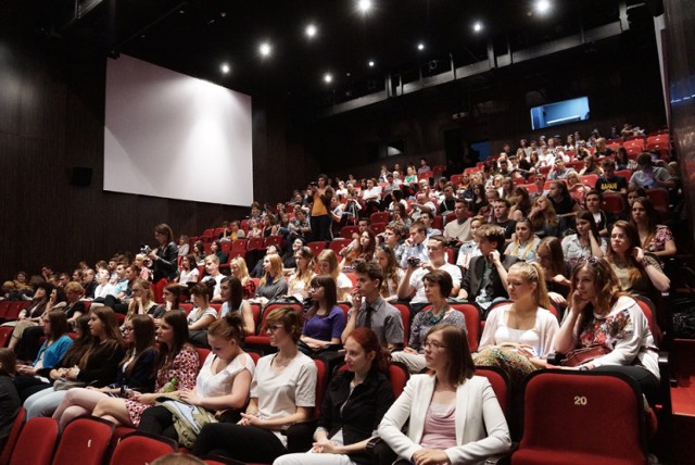 Podczas poniedziałkowej debaty i walce o 3 miejsce zwyciężyła drużyna II LO. Pojedynek ZSOiT (propozycja) z II LO (opozycja), rozegrał się wokół tezy: "Dobrym mówcą może być tylko szlachetny człowiek". Punktacja wyglądała następująco - 854:828 na korzyść II LO.