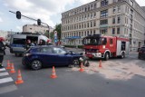 Wypadek policyjnego radiowozu na Wólczańskiej w Łodzi [ZDJĘCIA]