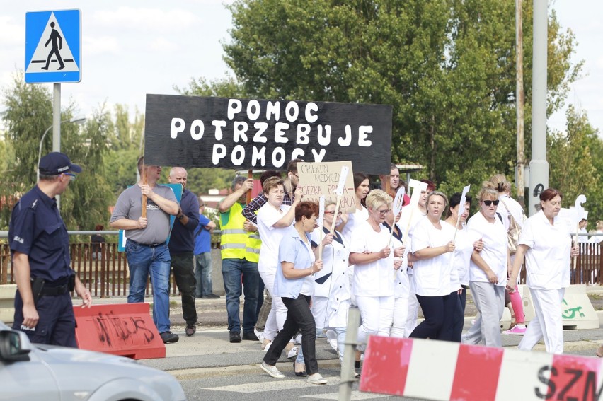 Protest na Przybyszewskiego w Łodzi. Pracownicy Centrum...