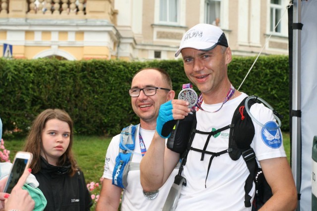 Paweł Paczkowski podjął wyzwanie i ukończył bieg liczący 240 kilometrów przez siedem górskich szczytów Kotliny Kłodzkiej