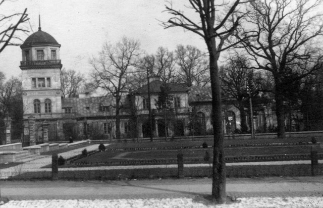 Widok pałacyku Ostrowskich w latach 30. ub. wieku.
Zbiory Jerzego Pawlika