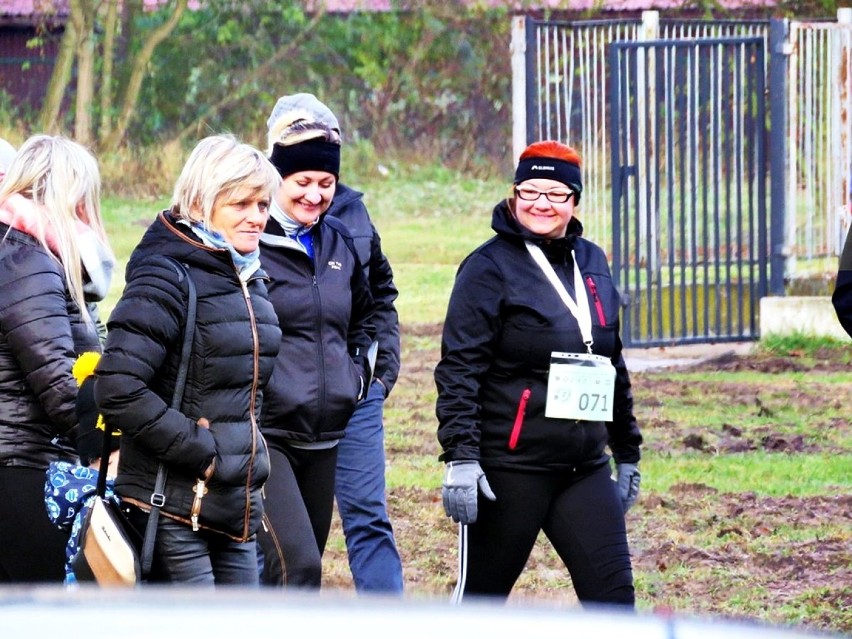 Prawie 200 zawodników wystartowało w teście Coopera w Policach. W szczytnym celu [zdjęcia]