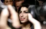 Kobiety oglądają kino – Back to Black. Historia Amy Winehouse w kinie Rialto w Katowicach.