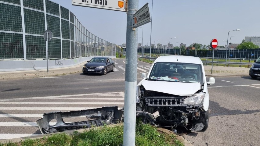 Kolejna stłuczka na feralnym skrzyżowaniu w Kielcach. Na...