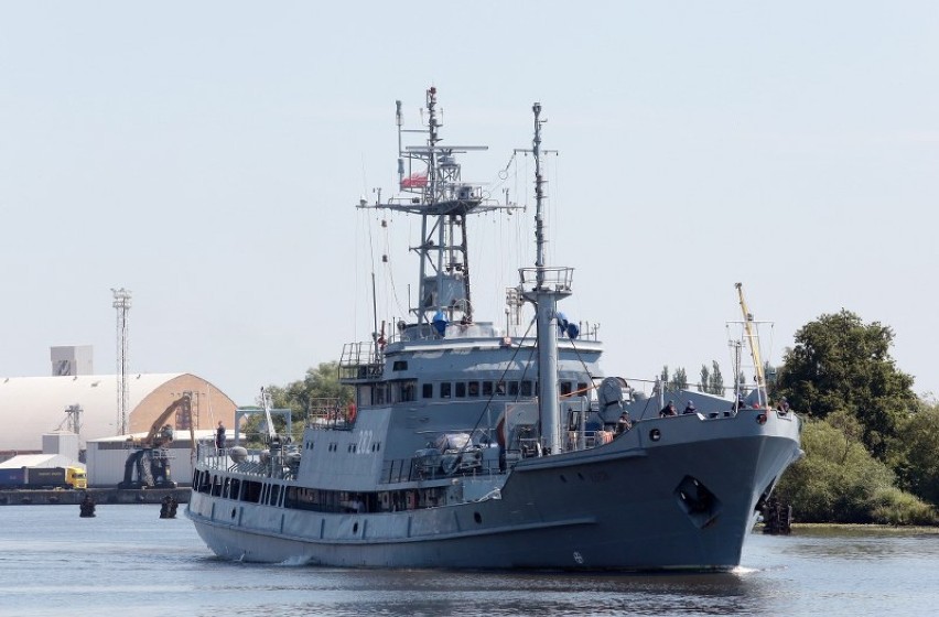 Okręt OSP Lech zacumował przy Wałach Chrobrego w Szczecinie