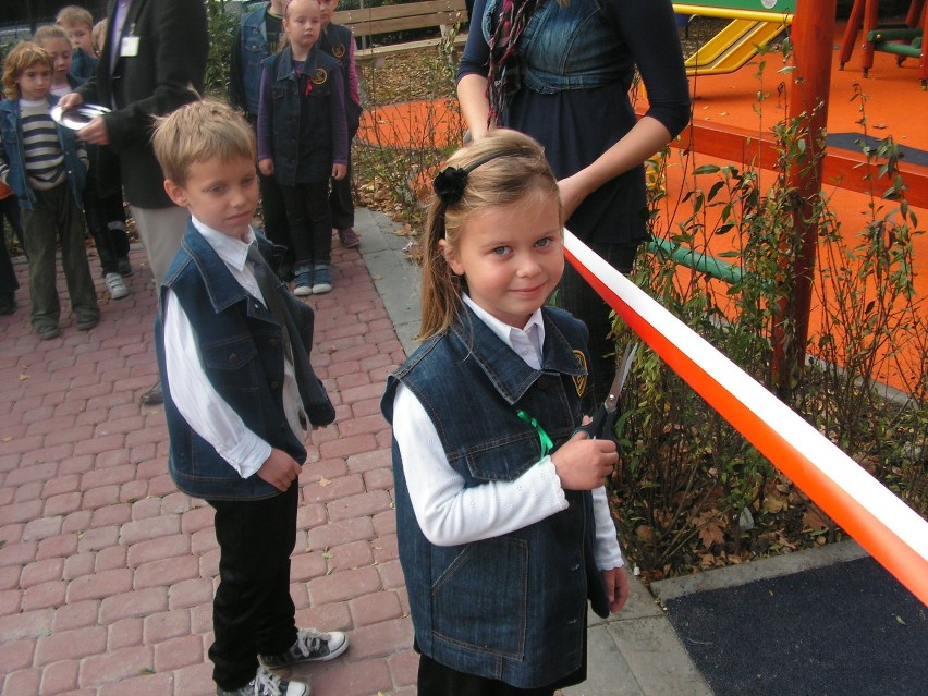 SP 2 w Kwidzynie: Nowy plac zabaw dla najmłodszych uczniów [FOTO]