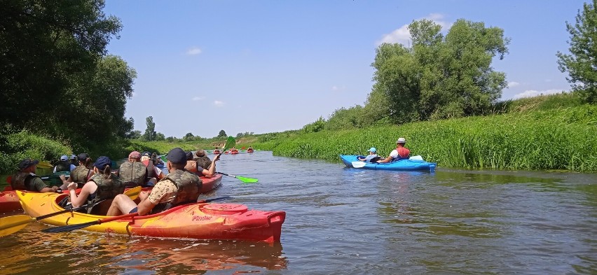 Kajakarze pokonali trasę z Rokutowa do Nowej Wsi