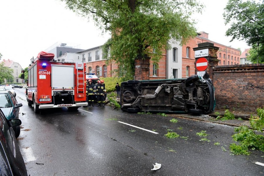 Wypadek na Zygmunta Starego w Gliwicach - o włos od tragedii