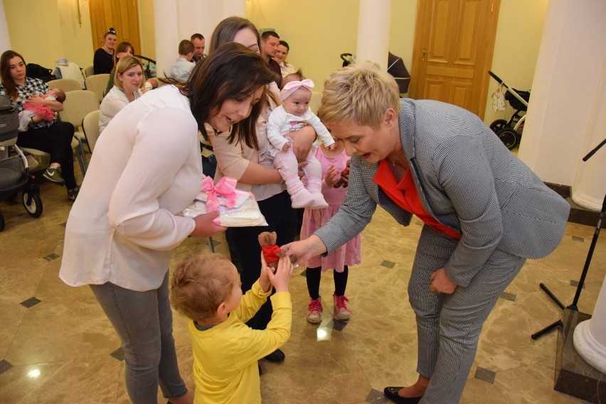 Prezydent Beata Klimek powitała w mieście 45. małych ostrowian