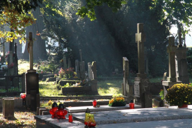 Toruń: Ruch przy cmentarzach