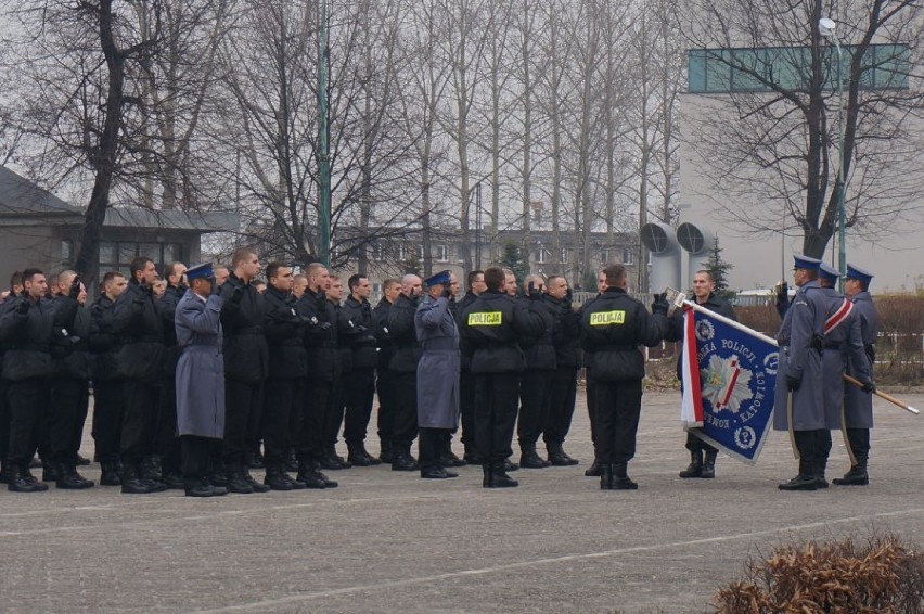Ślubowanie nowych policjantów - szeregi garnizonu śląskiego zasiliło 63 stróżów prawa