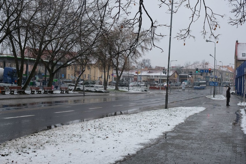 Zimno, brzydko i ponuro. Chociaż w Żarach sypnęło śniegiem,...
