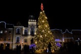 W Wejherowie rozbłysły iluminacje! Plac Wejhera w świątecznym nastroju |ZDJĘCIA