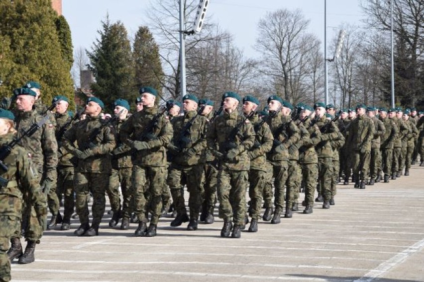 Przysięga 50 żołnierzy w sieradzkiej brygadzie zakończona...