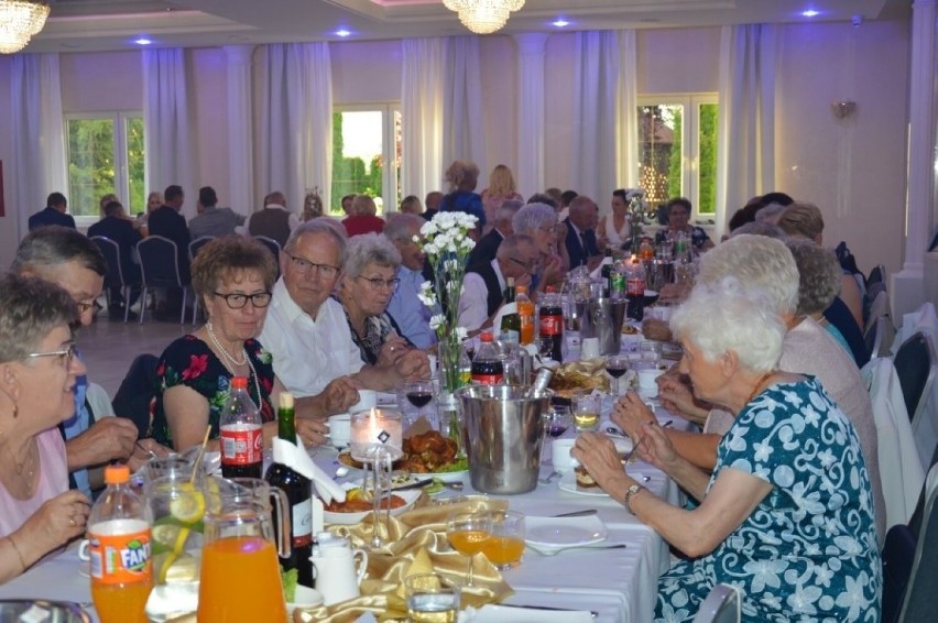 Tak bawili się podczas balu seniorzy z gminy Brzozie