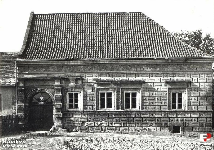 1974 , Renesansowy dom na Mirowie tzw. Drukarnia Ariańska....