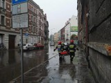 Burza w Chorzowie. 11 interwencji chorzowskich strażaków. Strażacy głównie jeździli do zalanych ulic i piwnic