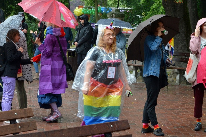 Piknik integracyjny LGBT przed Marszem Równości w Kielcach i...wspaniała zabawa w parku miejskim. Zobacz to [ZDJĘCIA, WIDEO]