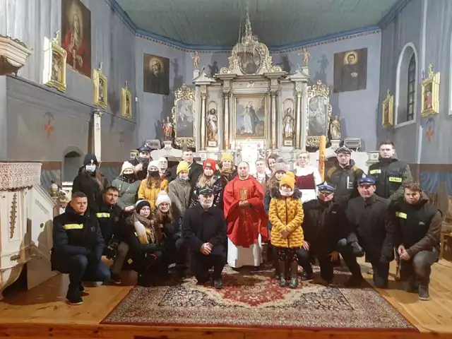 Parafianie z parafii Raczyn ze smutkiem przyjęli informację o przeniesieniu proboszcza Marcina Knagi do innej parafii.