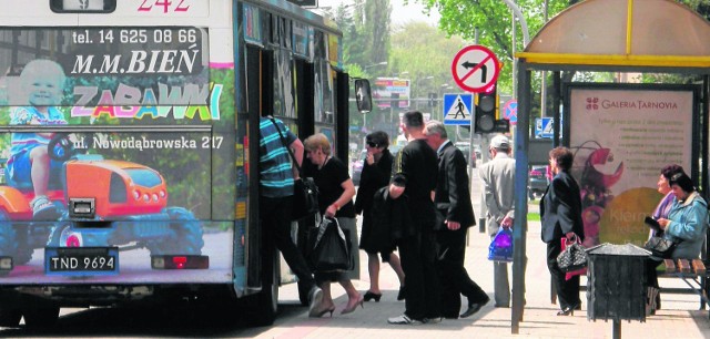 W Tarnowie pasażerowie wydają rocznie na bilety ok. 15 mln zł. Koszty darmowych przejazdów musiałoby pokryć miasto.