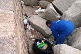 Z regionu: Nad morzem przyjeżdżają i śmieci zostawiają