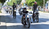 Motocyklowa Zduńska Wola 2022. Prawie 600 motocykli przejechało przez miasto ZDJĘCIA
