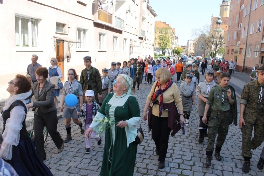 Wybory przeprowadzone na dziedzińcu Zamku Piastów Śląskich...