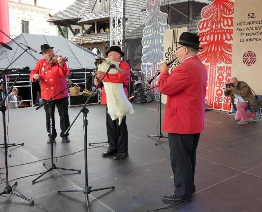 Muzycy ludowi na 52. Ogólnopolskim Festiwalu Kapel i Śpiewaków Ludowych  w Kazimierzu Dolnym