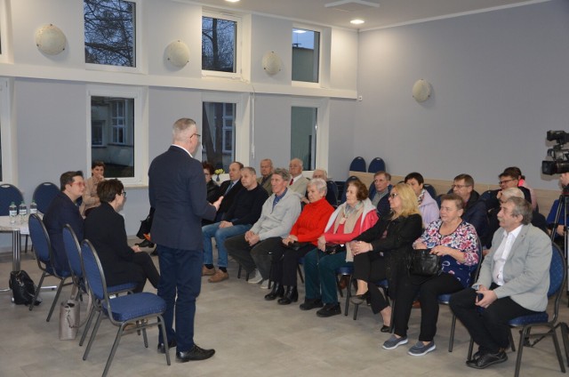 Posłowie Koalicji Obywatelskiej odwiedzili Hajnówkę. Na spotkaniu rozmawiali o oświacie