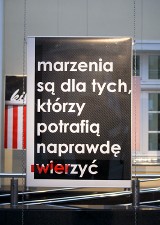 Wystawa plakatów Sebastiana Mroczka "7 sekund" w Olsztynie [zdjęcia]