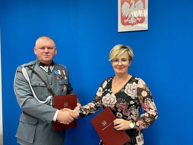 Podpisanie porozumienia pomiędzy Okręgiem Opolskim Związku Piłsudczyków RP a Opolską  Opolską Wojewódzką Komendą OHP