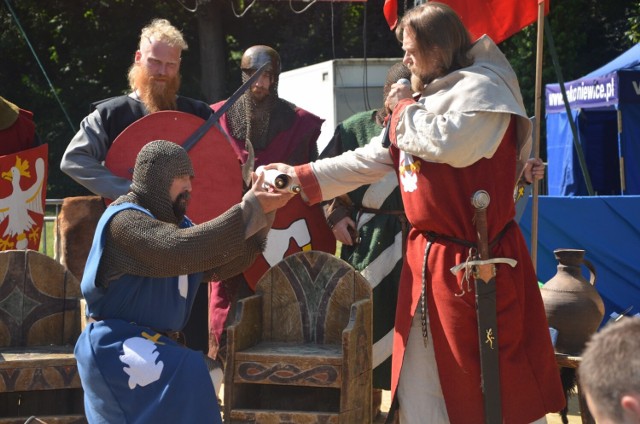 Podczas Festynu Rakonia uczestnicy zostali przeniesieni do średniowiecza