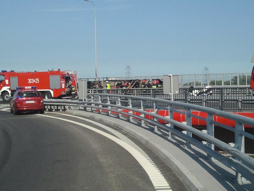 Gdańsk Lipce: Pożar ciężarówki z kontenerem na Obwodnicy Południowej [ZDJĘCIA]