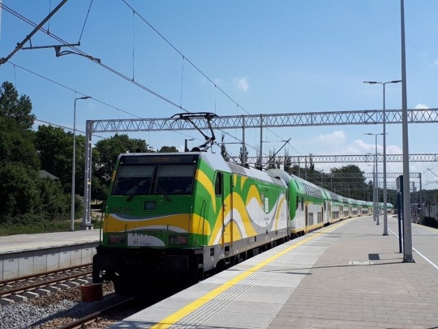 Pociąg „Słoneczny" wraca na tory po dwóch latach i dowiezie pasażerów z Warszawy nad morze.