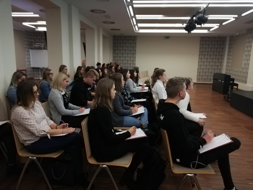 PSSE w Oleśnicy podsumowała konkursy dla uczniów