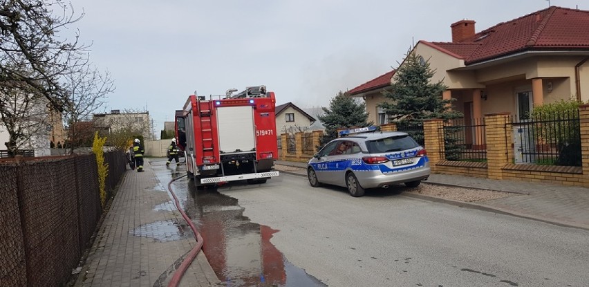 Pożar w zakładzie produkcyjnym przy ulicy Garncarskiej w Sycowie (ZDJĘCIA i FILMY)