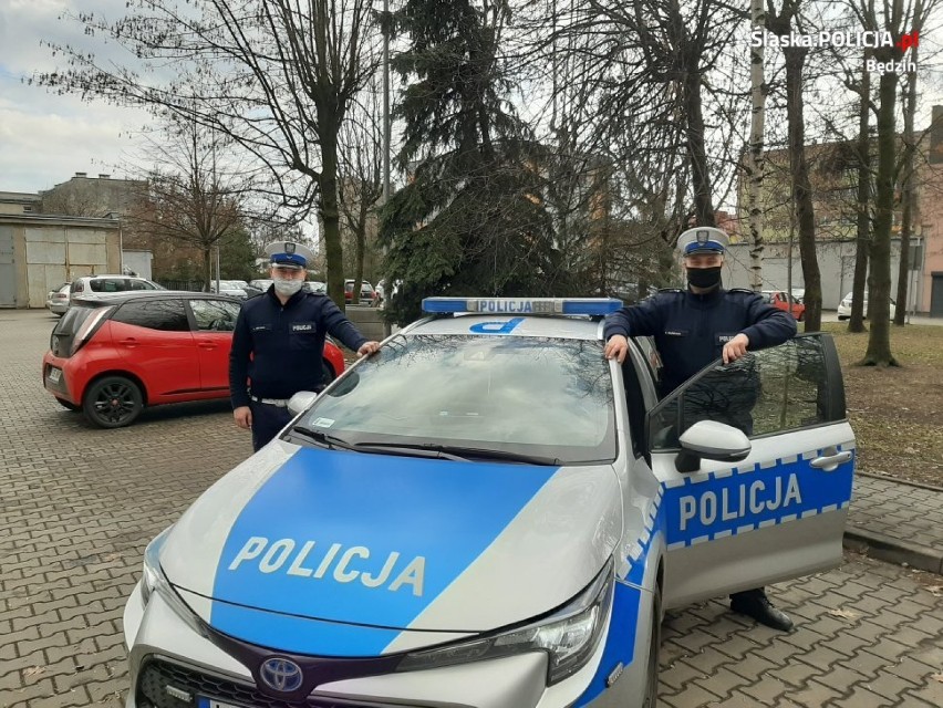 Będzińscy policjanci eskortowali rodzącą kobietę. Do szpitala w Zabrzu zdążyła w ostatniej chwili