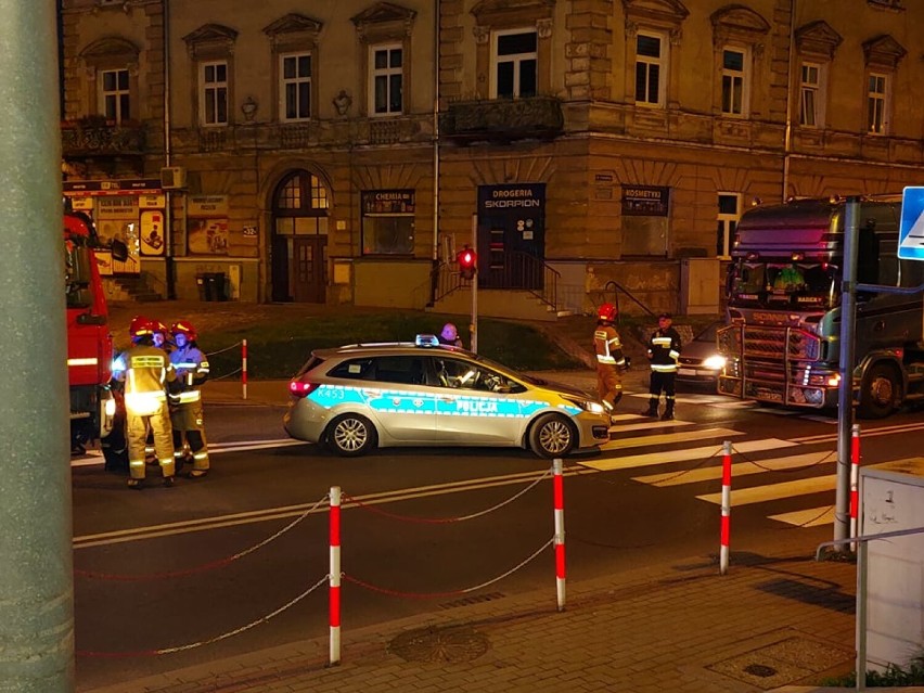 Z relacji świadków wynika, że motocyklista został ranny.