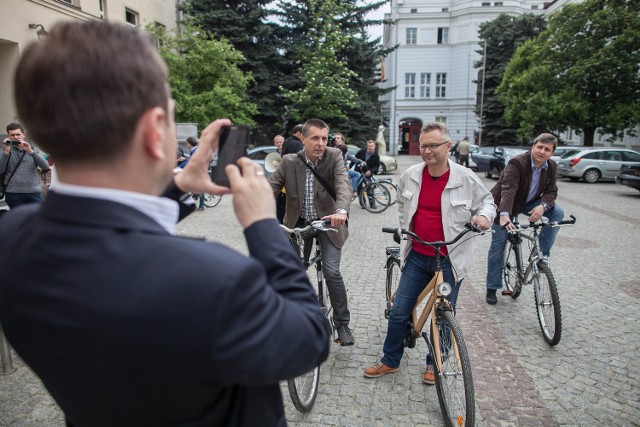 Radni sprawdzili, jak się jeździ rowerem po ulicach Łodzi